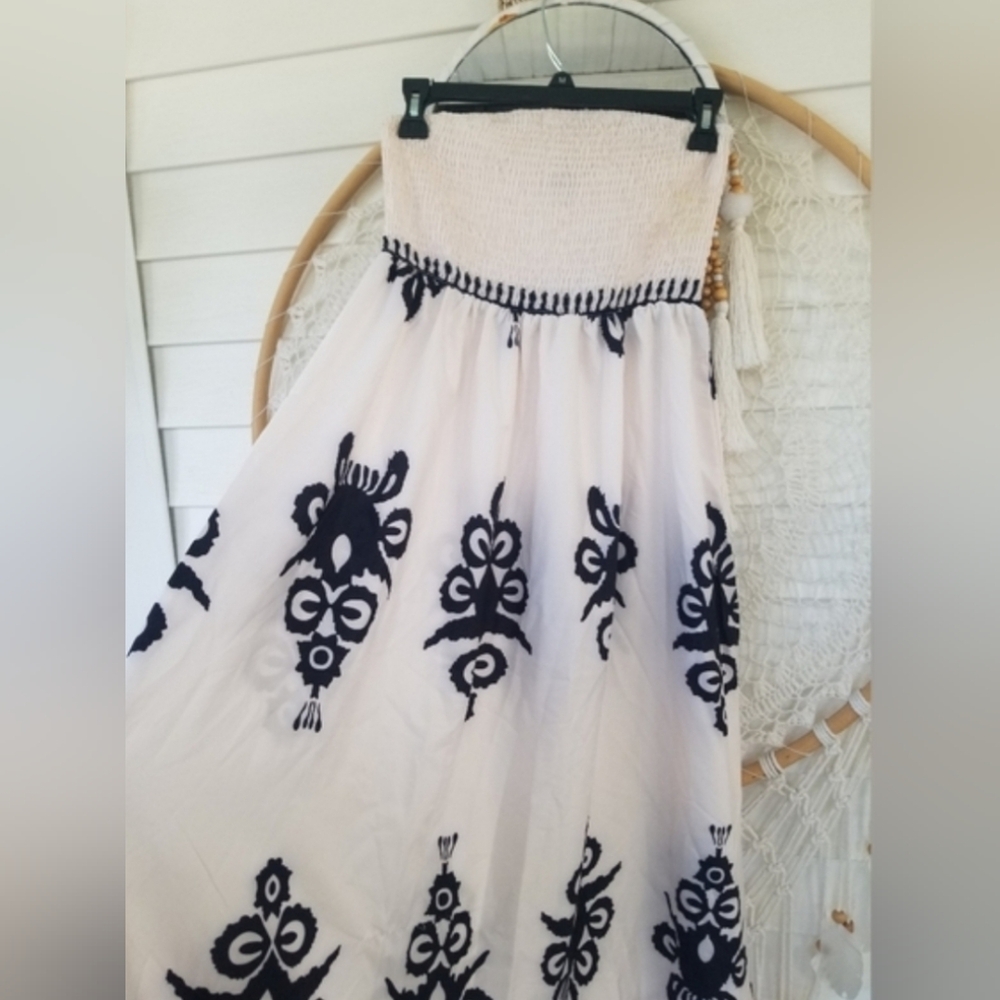 Elegant Strapless Cottage Core Maxi Dress With Black Floral Design Size 6 Medium - Picture 3 of 8